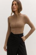 Anisa Turtle Neck in Walnut – Top