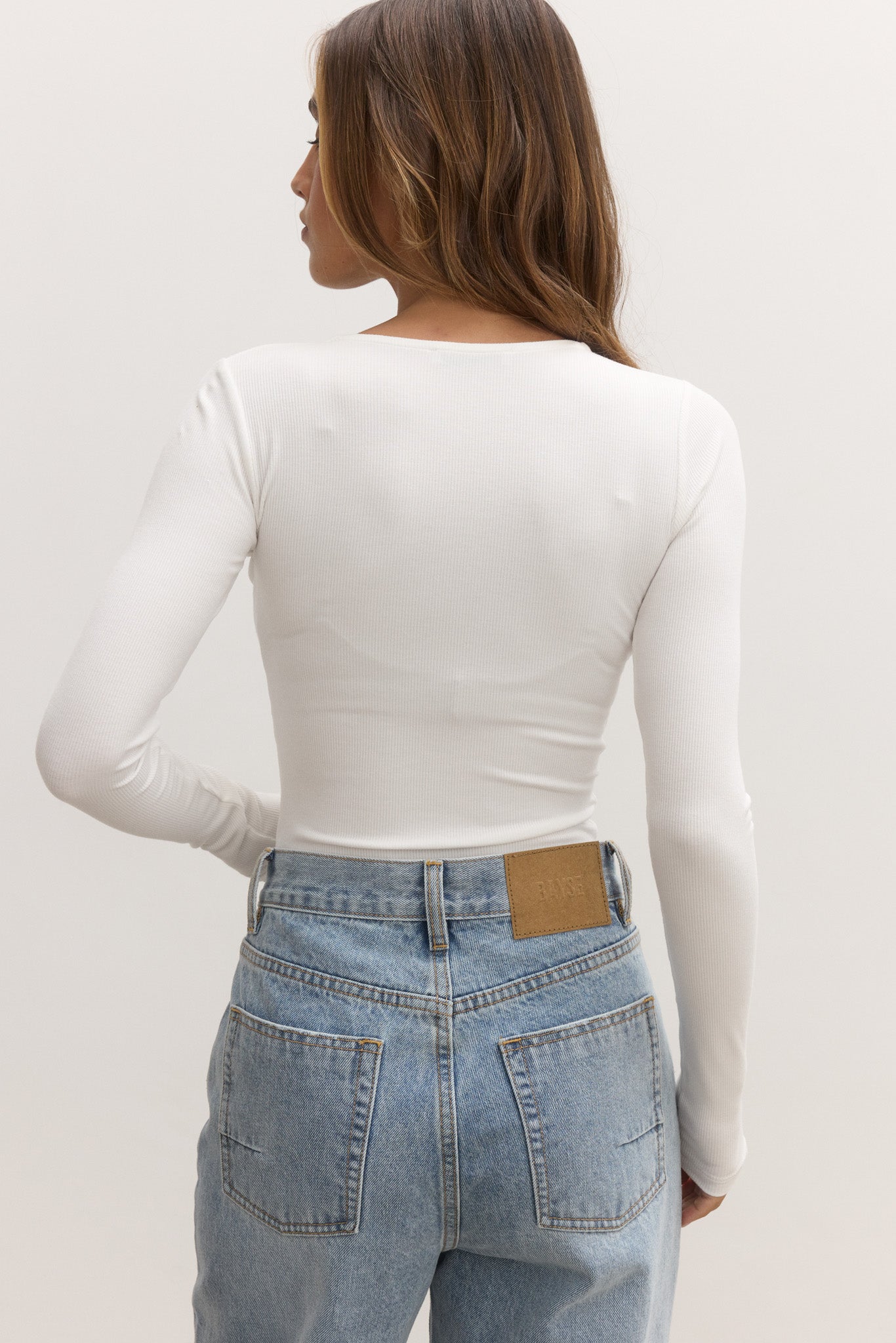 Lara Bodysuit in White – Bodysuit