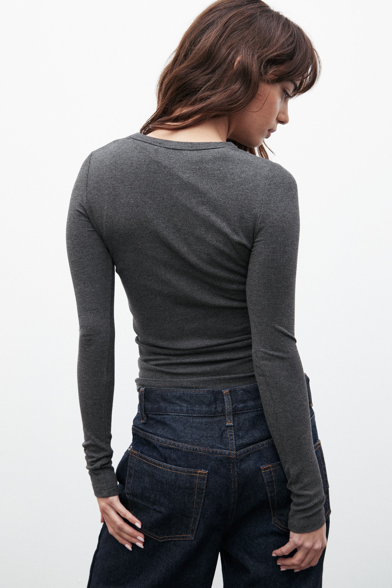 Nyla Top in Dark Heather Grey – Top